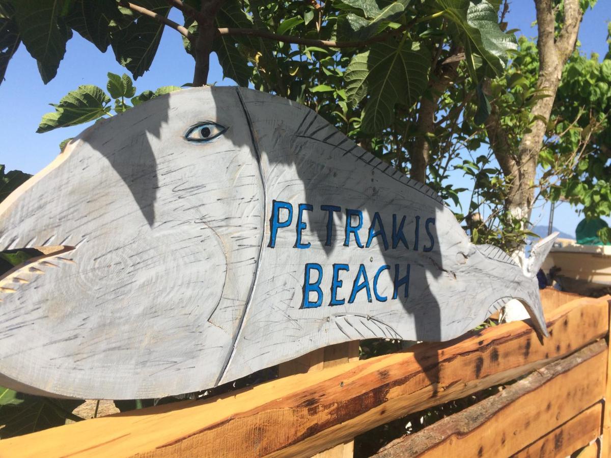 Petrakis Beach Lefkimmi Exterior foto