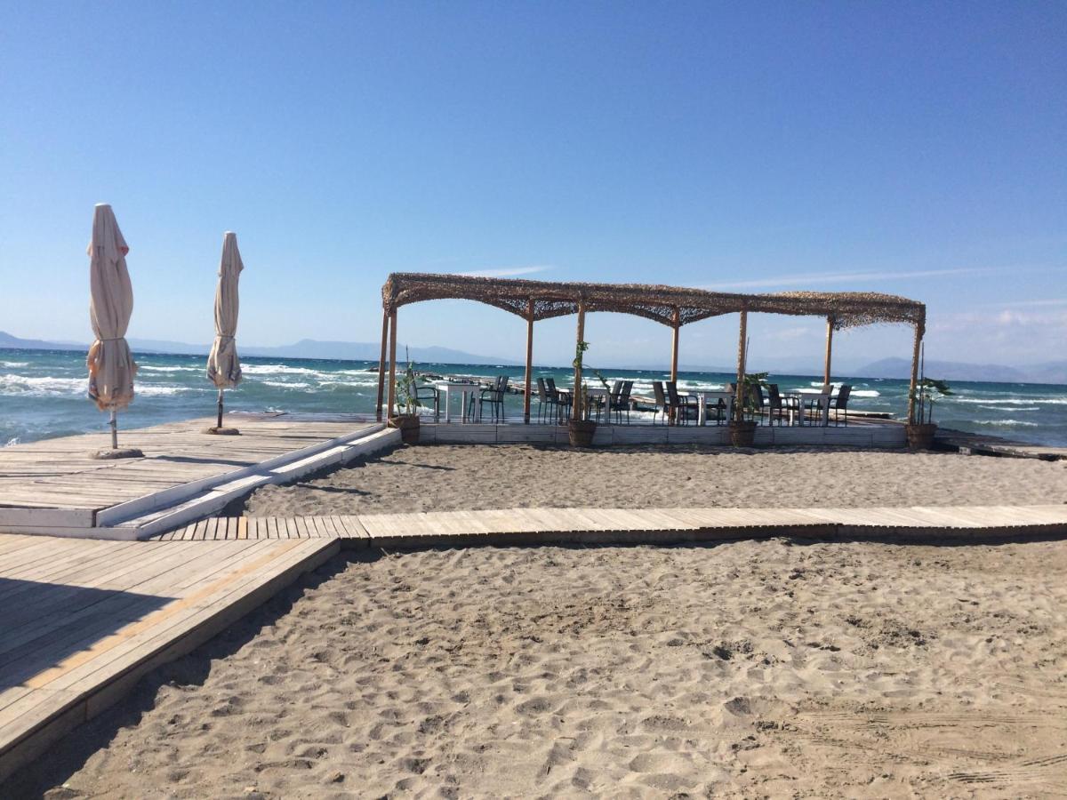Petrakis Beach Lefkimmi Exterior foto